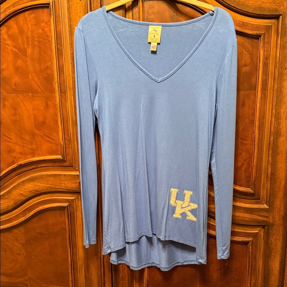 Like New! Women's UK Blue Long Sleeve Top